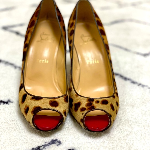 CHRISTIAN LOUBOUTIN Leopard Calf-Hair Peep-Toe Pumps - Picture 4 of 4